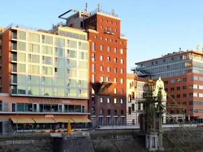 Courtyard By Marriott Duesseldorf Hafen Hotel